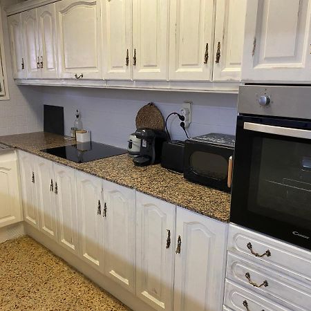 Apartamento entero con terraza en el centro de Rubí Exterior foto
